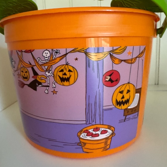 McDonald's Peanuts Charlie Brown 50th Anniversary Halloween Happy Meal Bucket - Picture 9 of 12